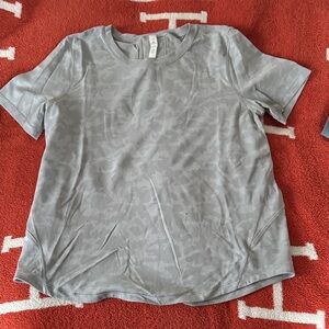 lululemon Gray Short Sleeve Tee